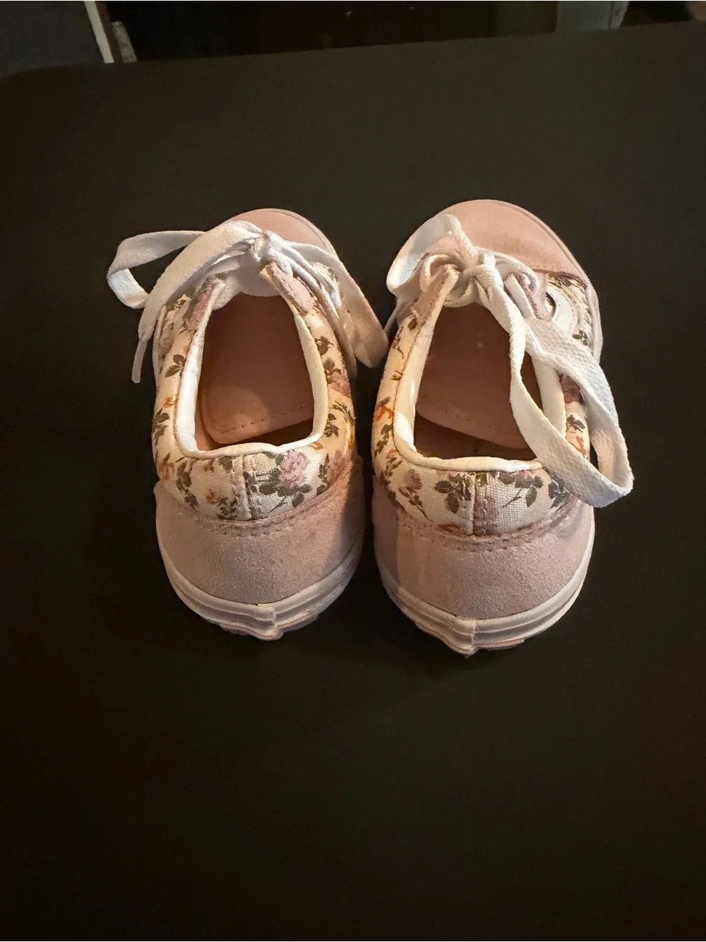Vans classic silhouette